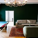 شقة Greystone & *