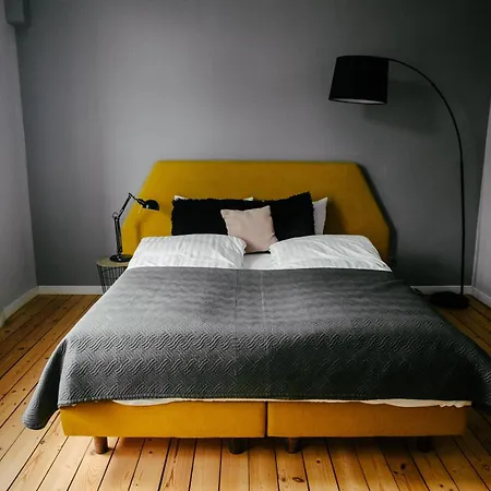 Apartment Greystone &