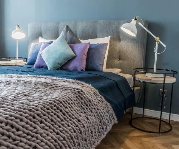 Apartment Greystone &