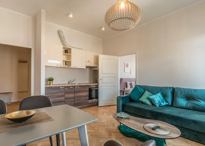 Greystone & Apartment *