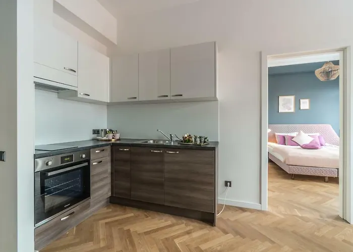 Apartment Greystone & *