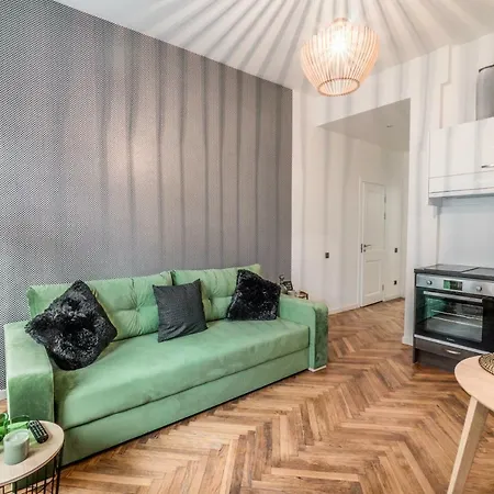 Apartment Greystone &