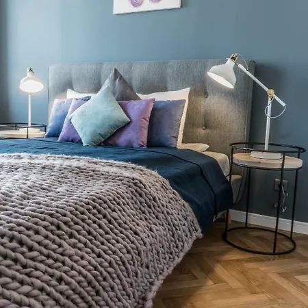 Apartment Greystone &