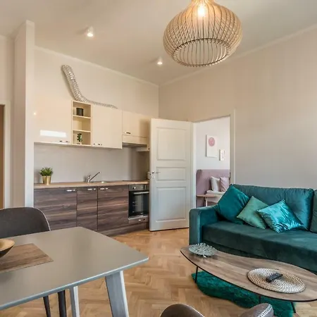 Greystone & Apartment *